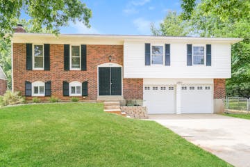 7402 Stone Bluff Ct Louisville, KY 40291